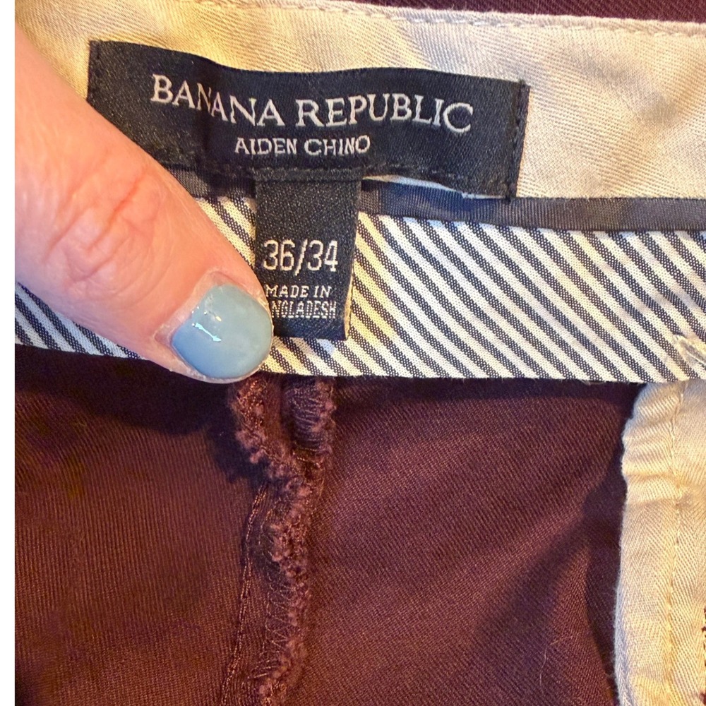 Banana Republic Aiden Chino Pants in Burgundy